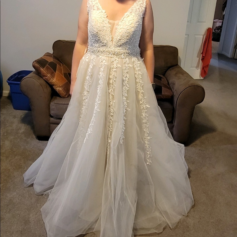 Abaowedding brand Wedding Dress. Size 16.